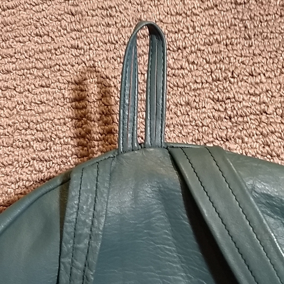 Vintage leather backpack bag! - Picture 4 of 12